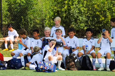 Un momento de entrenamiento en un campamento juvenil de fútbol de la Fundación Real Madrid